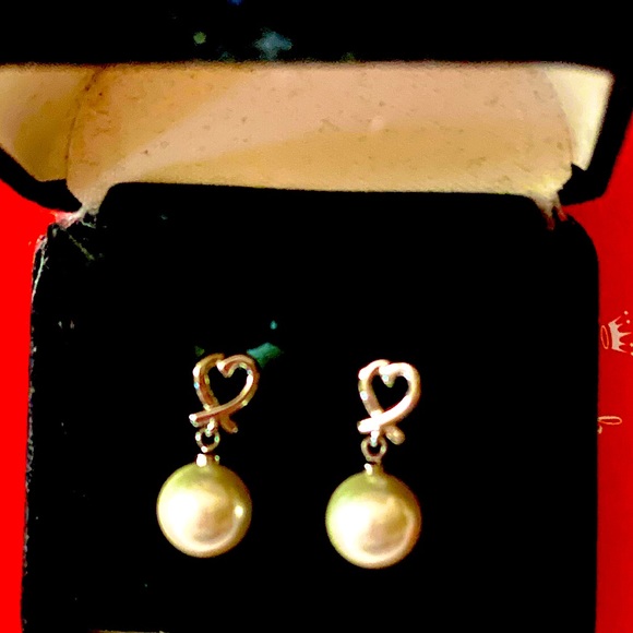 ❤️Valentines-Stunning Heart Shaped Pearl Earrings - Picture 3 of 4